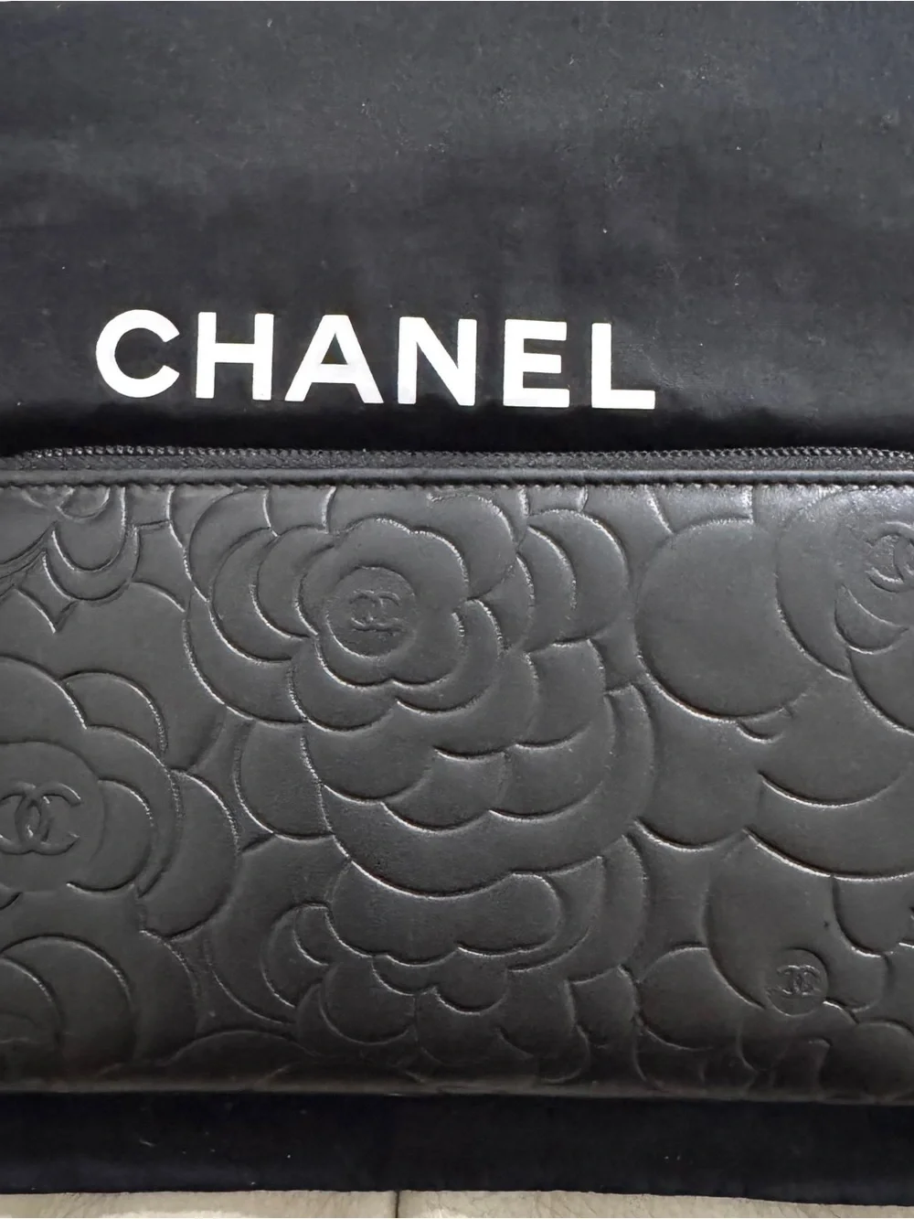 Chanel camellia Black Zip-Around Wallet - Sleek Everyday Organizer